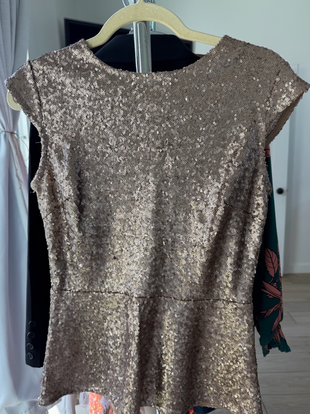 Sequined Cap-Sleeve Peplum Dress Top - Champagne